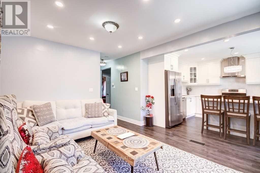 Main - 111 Ellington Drive, Toronto, Ontario  M1R 3Y2 - Photo 13 - E13754450