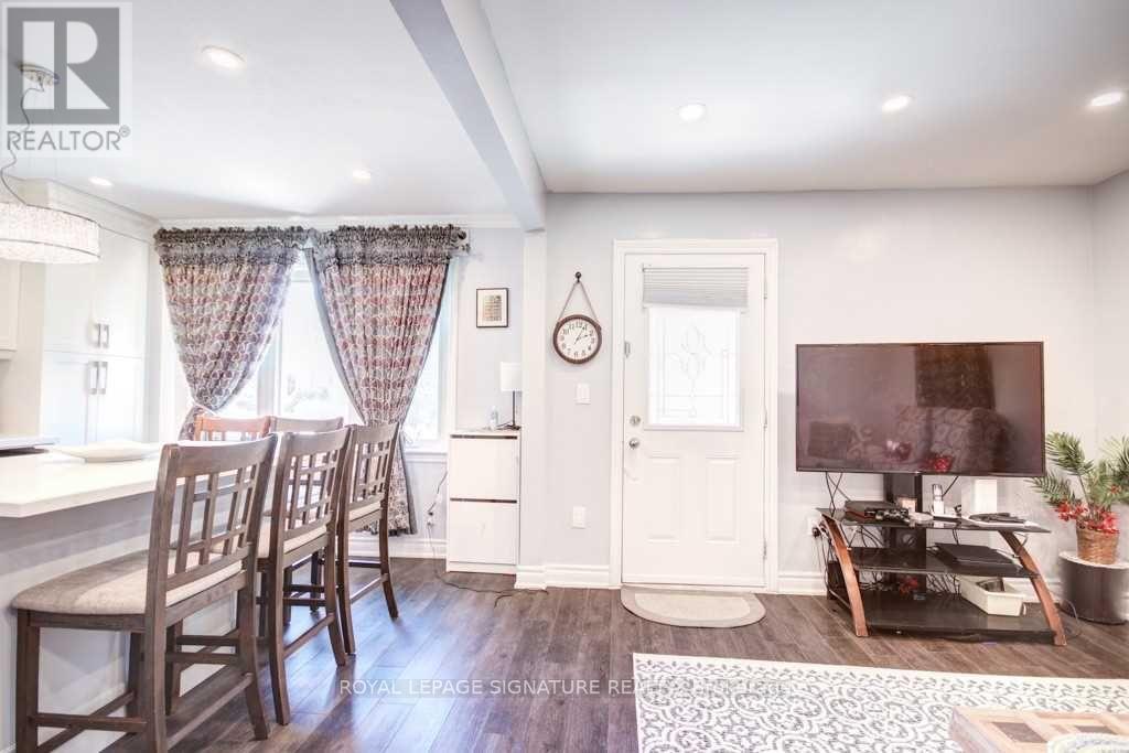 Main - 111 Ellington Drive, Toronto, Ontario  M1R 3Y2 - Photo 4 - E13754450