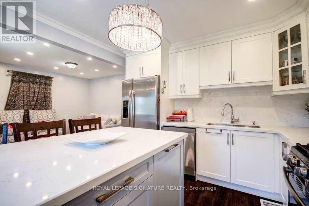 Main - 111 Ellington Drive, Toronto, Ontario  M1R 3Y2 - Photo 9 - E13754450