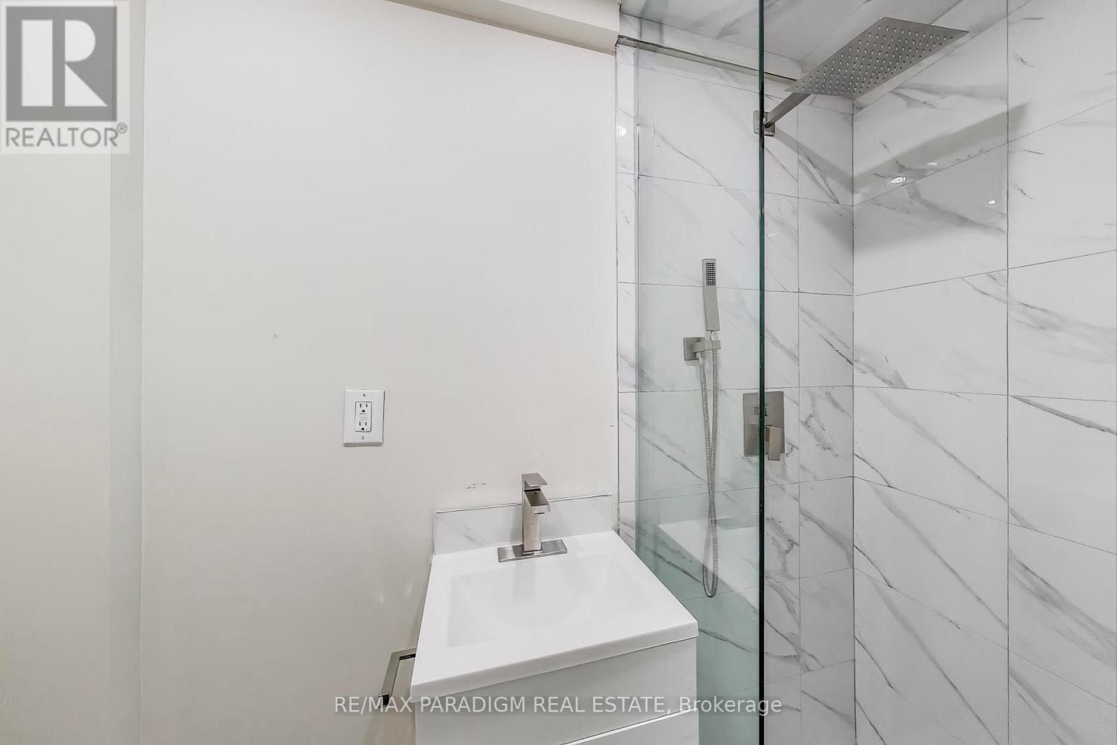 Upper - 36 Rideout Street, Ajax, Ontario L1S 1P8 - Photo 11 - E13754526