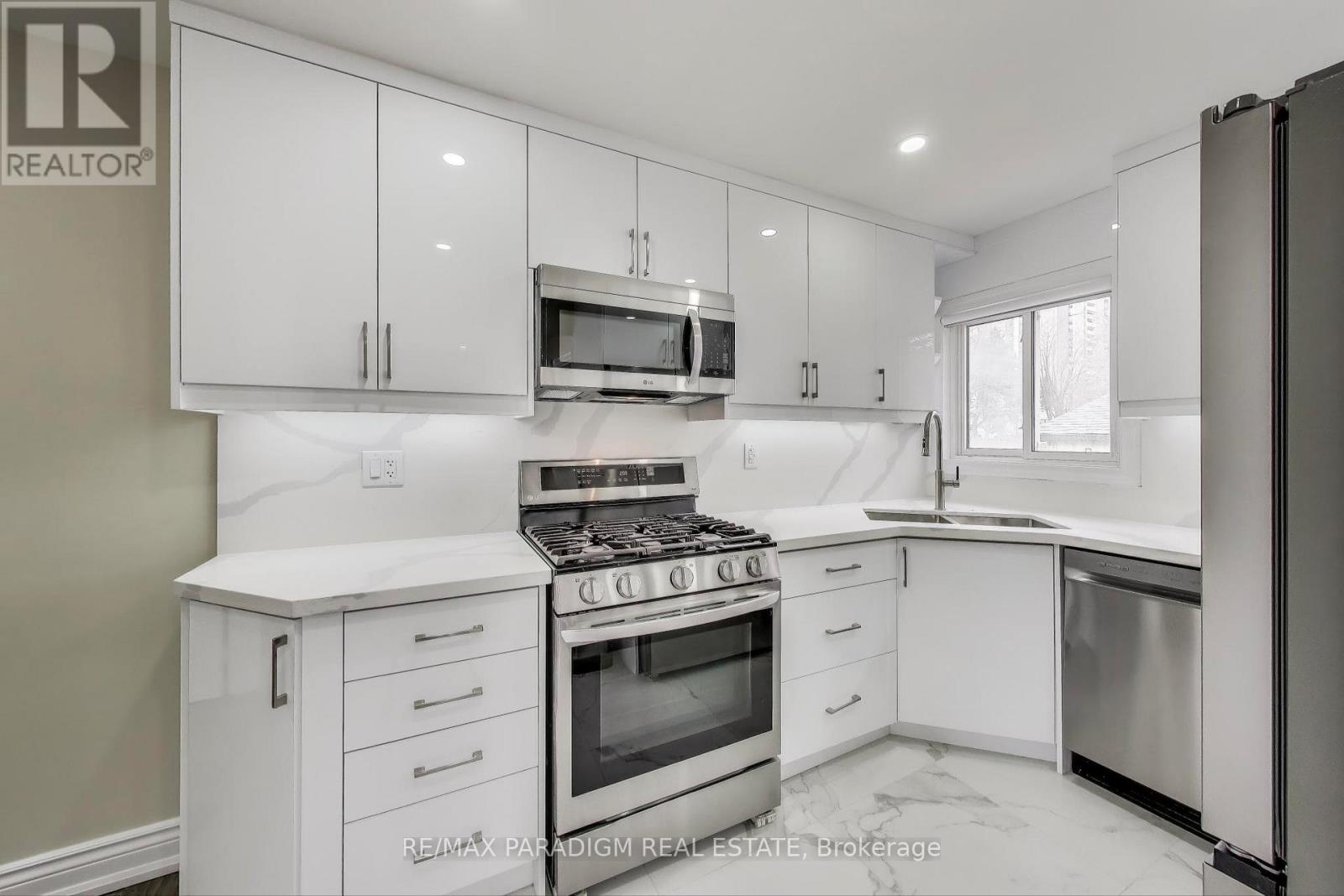 Upper - 36 Rideout Street, Ajax, Ontario L1S 1P8 - Photo 6 - E13754526