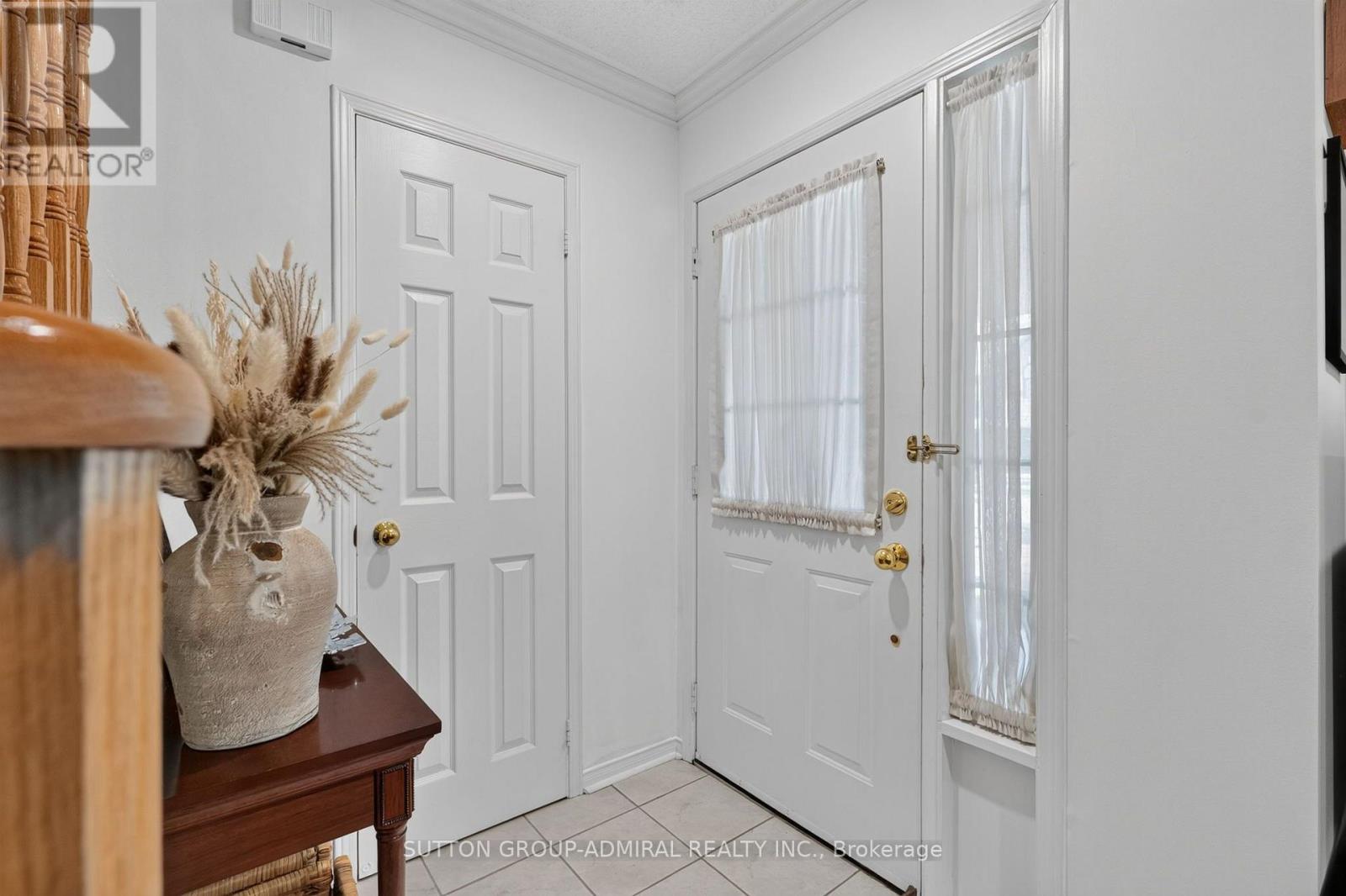 359 John West Way, Aurora, Ontario  L4G 7J7 - Photo 3 - N13754312