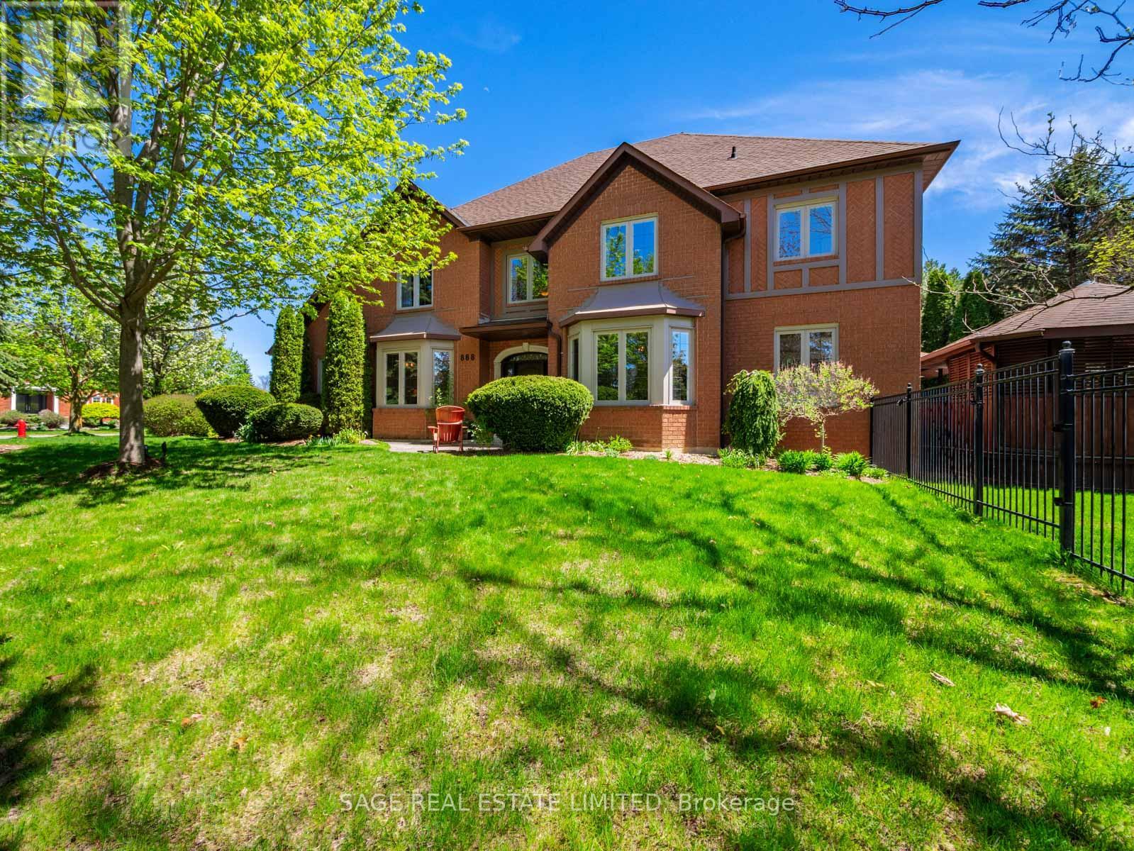 888 Cresta Rider Place, Newmarket, Ontario L3X 1L5 - Photo 2 - N13754416