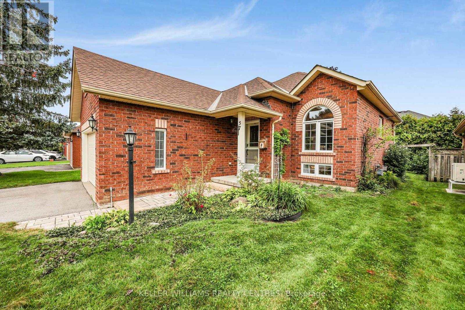 57 Rinaldo Road, Georgina, Ontario  L4P 3X9 - Photo 4 - N13754452