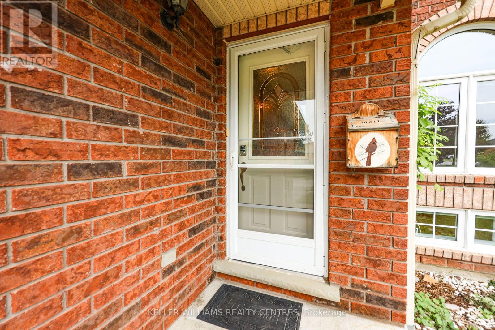 57 Rinaldo Road, Georgina, Ontario  L4P 3X9 - Photo 5 - N13754452