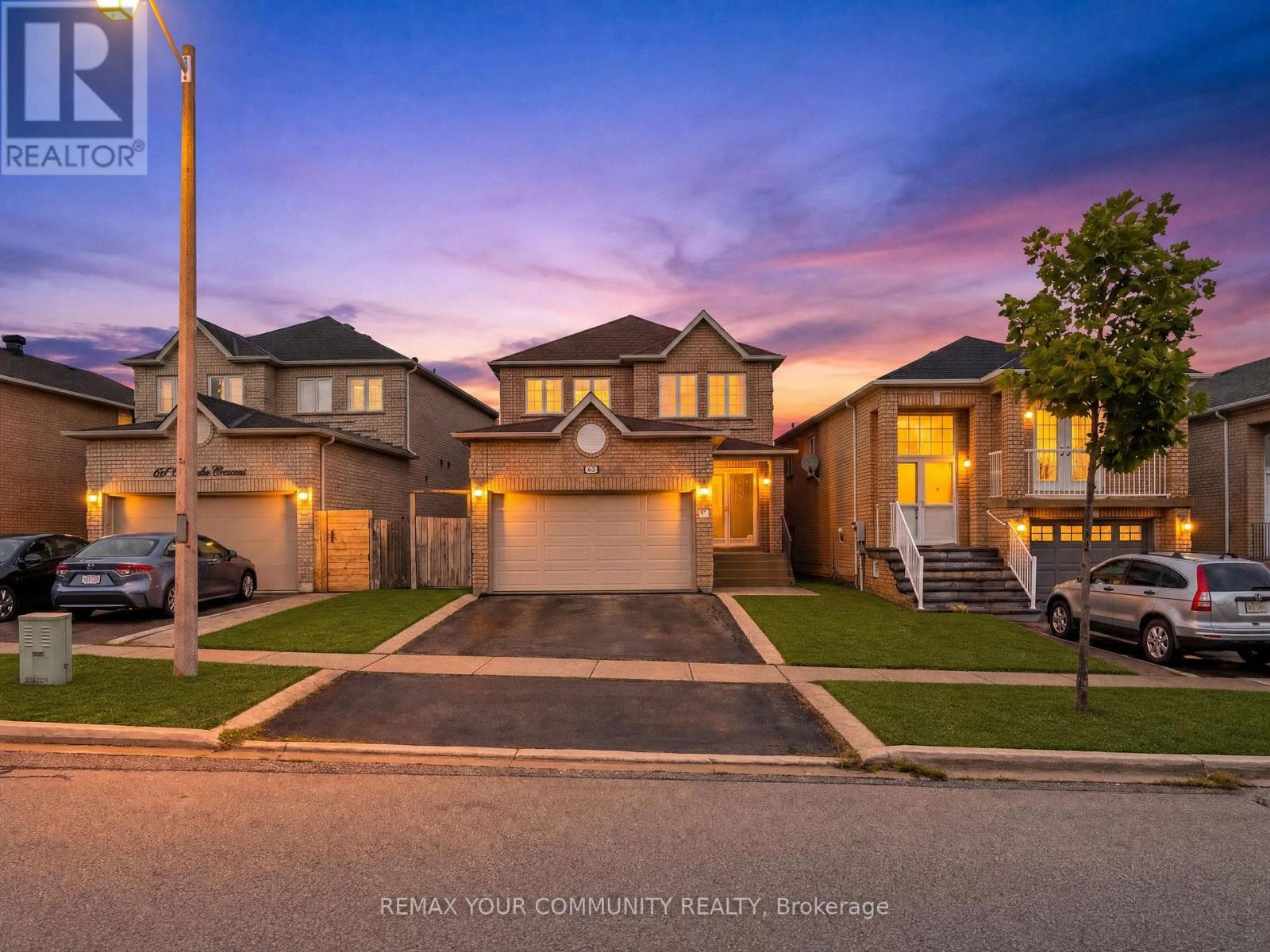129 COLOMBO CRESCENT, Vaughan, Ontario