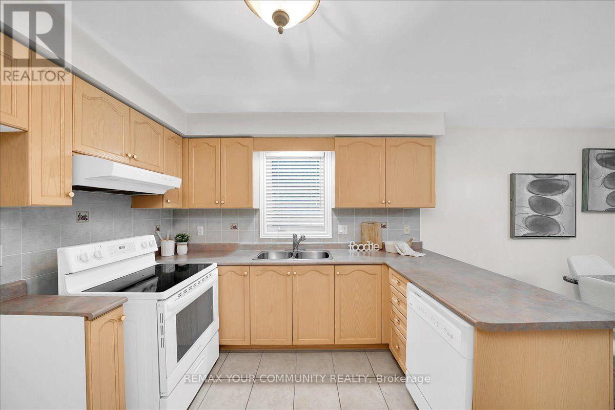 129 Colombo Crescent, Vaughan, Ontario  L6A 2T9 - Photo 17 - N13754516
