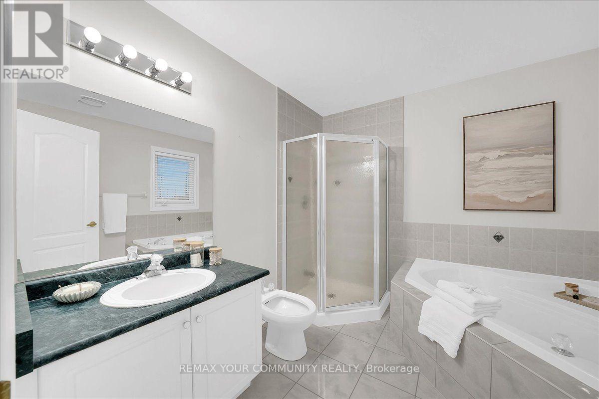 129 Colombo Crescent, Vaughan, Ontario  L6A 2T9 - Photo 29 - N13754516