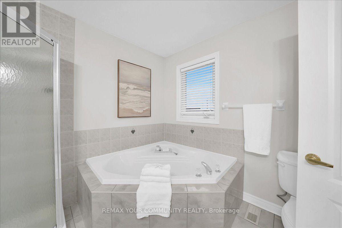 129 Colombo Crescent, Vaughan, Ontario  L6A 2T9 - Photo 30 - N13754516