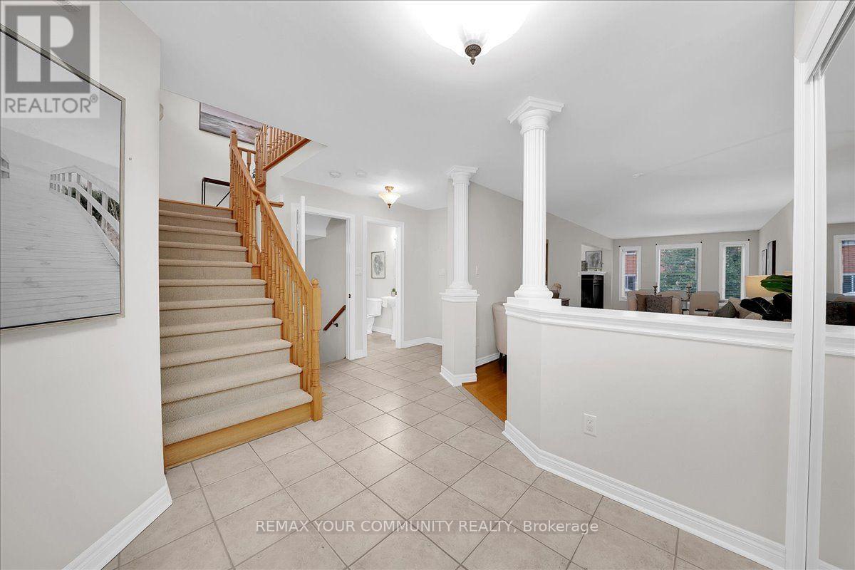 129 Colombo Crescent, Vaughan, Ontario  L6A 2T9 - Photo 6 - N13754516