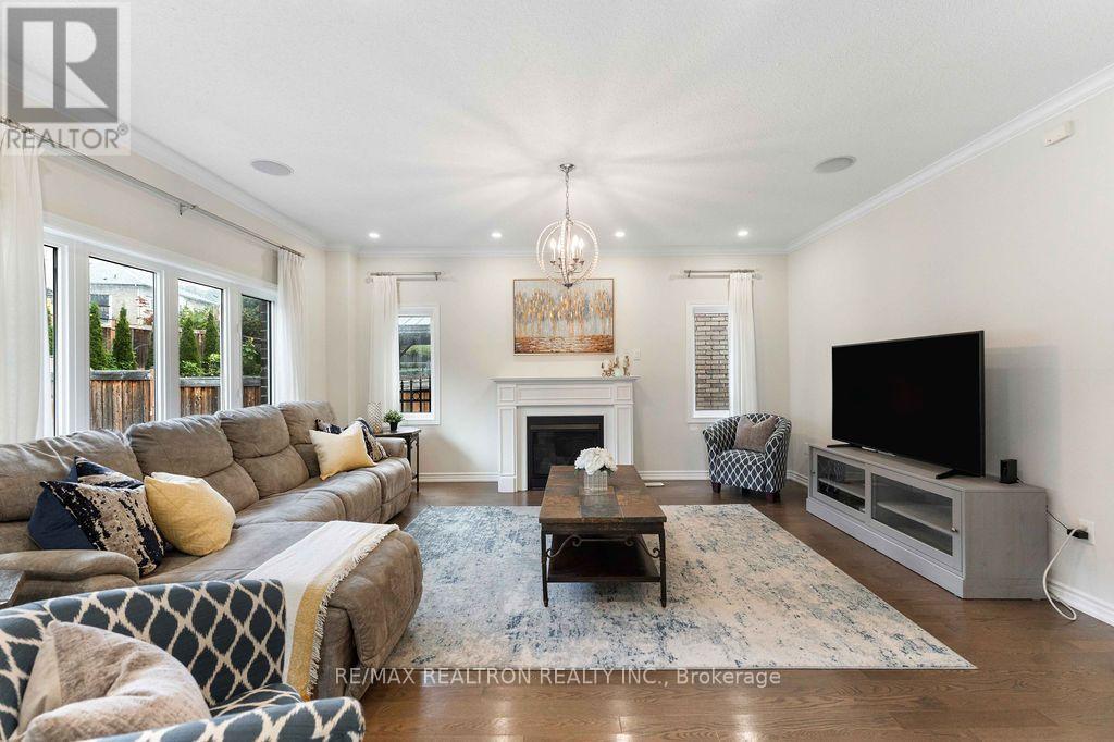 34 Vivian Creek Road, East Gwillimbury, Ontario  L0G 1M0 - Photo 15 - N13754518