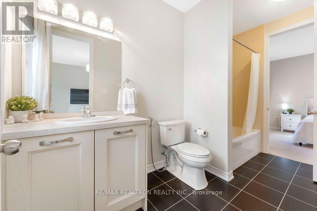 34 Vivian Creek Road, East Gwillimbury, Ontario  L0G 1M0 - Photo 31 - N13754518