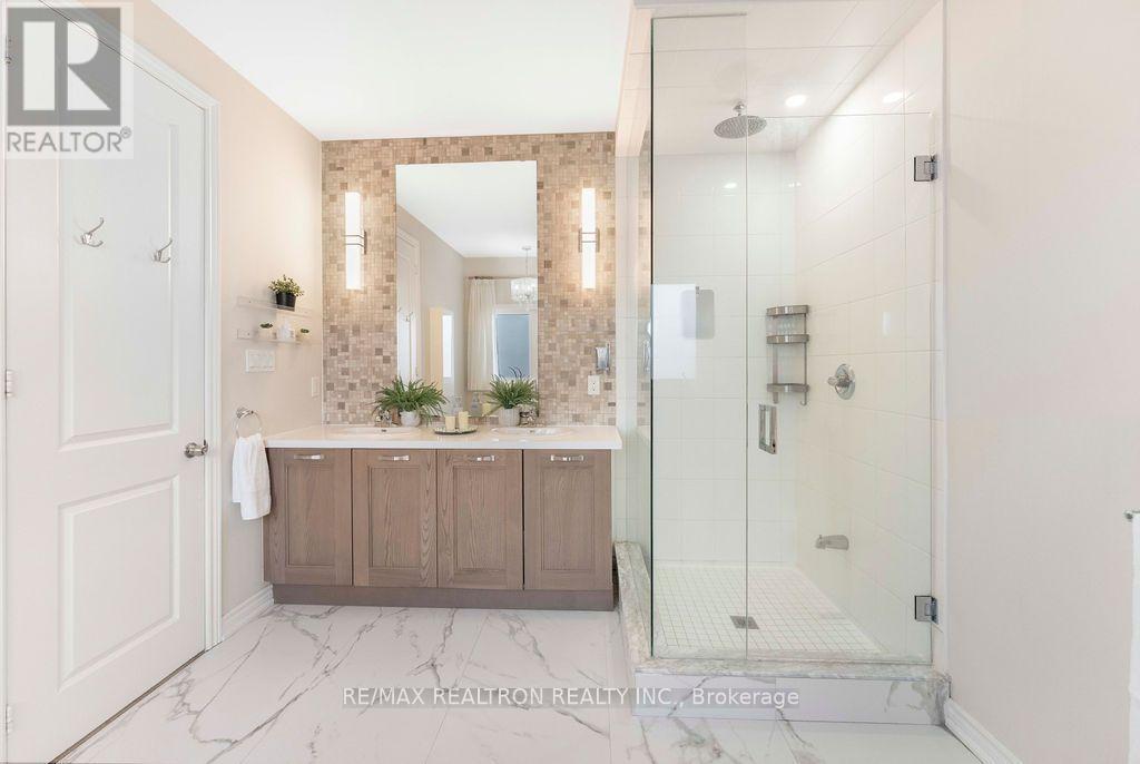 34 Vivian Creek Road, East Gwillimbury, Ontario  L0G 1M0 - Photo 42 - N13754518