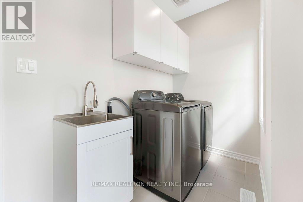 34 Vivian Creek Road, East Gwillimbury, Ontario  L0G 1M0 - Photo 43 - N13754518