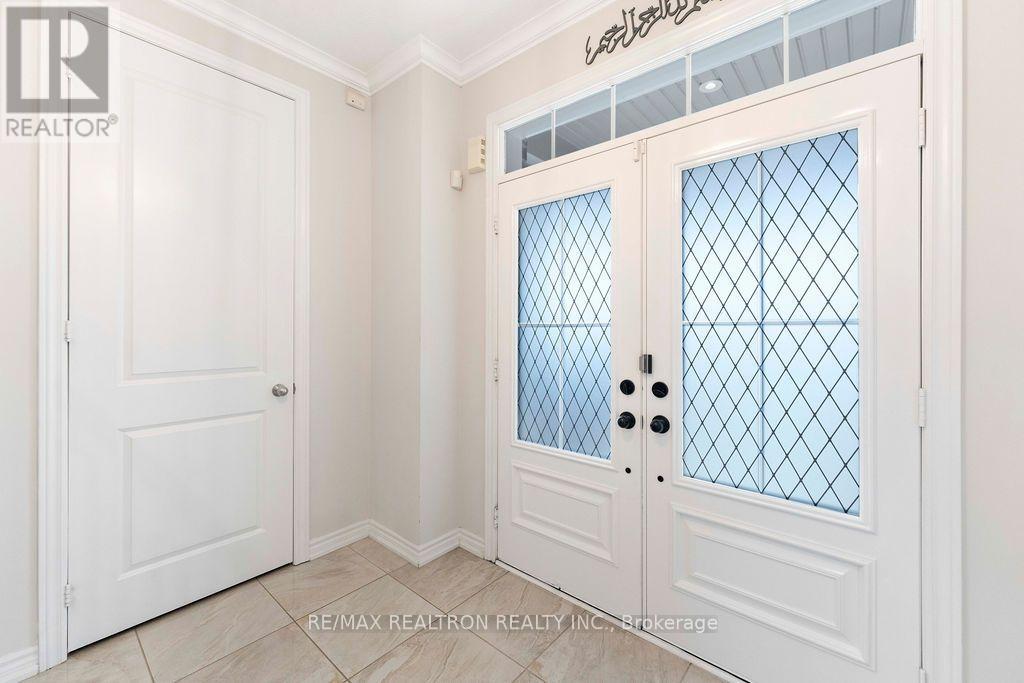 34 Vivian Creek Road, East Gwillimbury, Ontario  L0G 1M0 - Photo 6 - N13754518