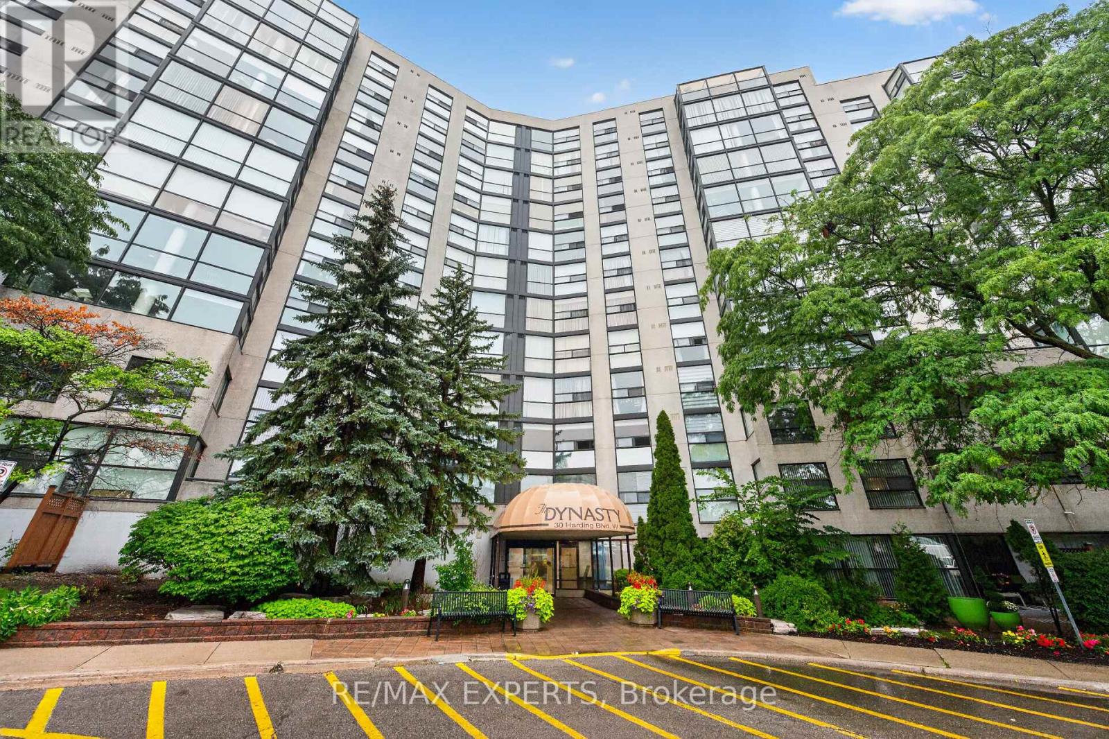 Ph01 - 30 Harding Boulevard W, Richmond Hill, Ontario L4C 9M3 - Photo 2 - N13754534