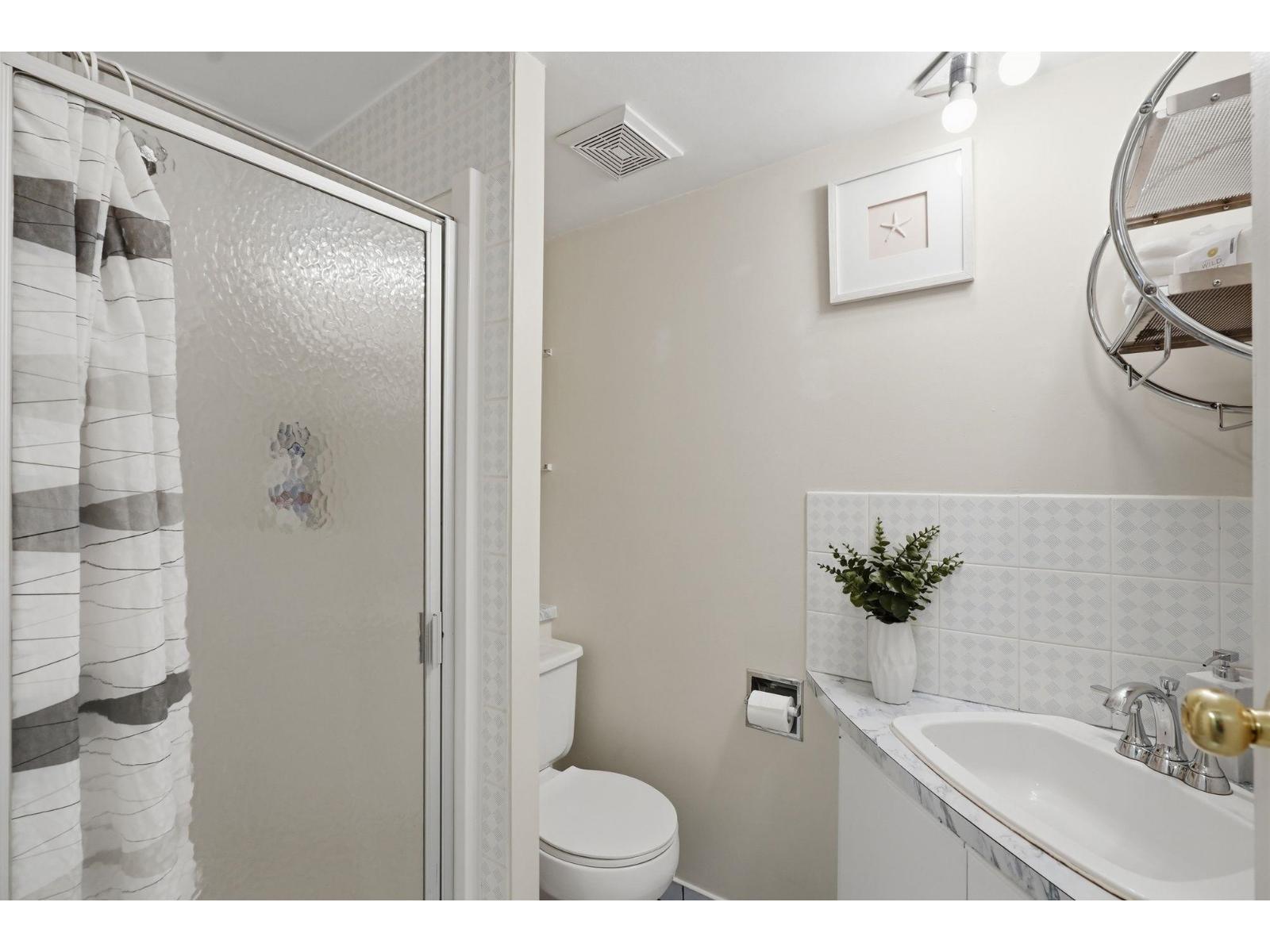 8704 111 Street, Delta, British Columbia  V4C 4N7 - Photo 9 - R3161646