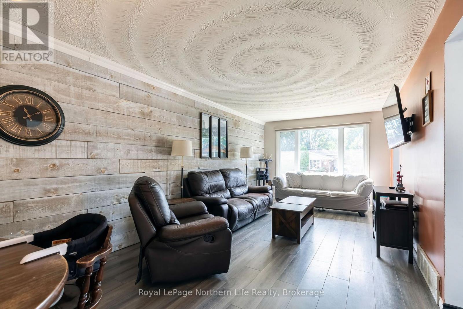 23 Harris Drive, North Bay, Ontario  P1A 3Z1 - Photo 3 - X13754114