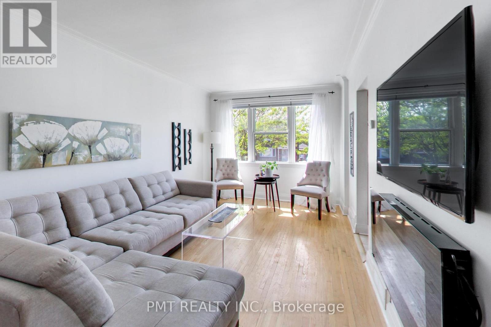 25 Ronald Avenue, Toronto, Ontario  M6E 4M5 - Photo 10 - W13754430