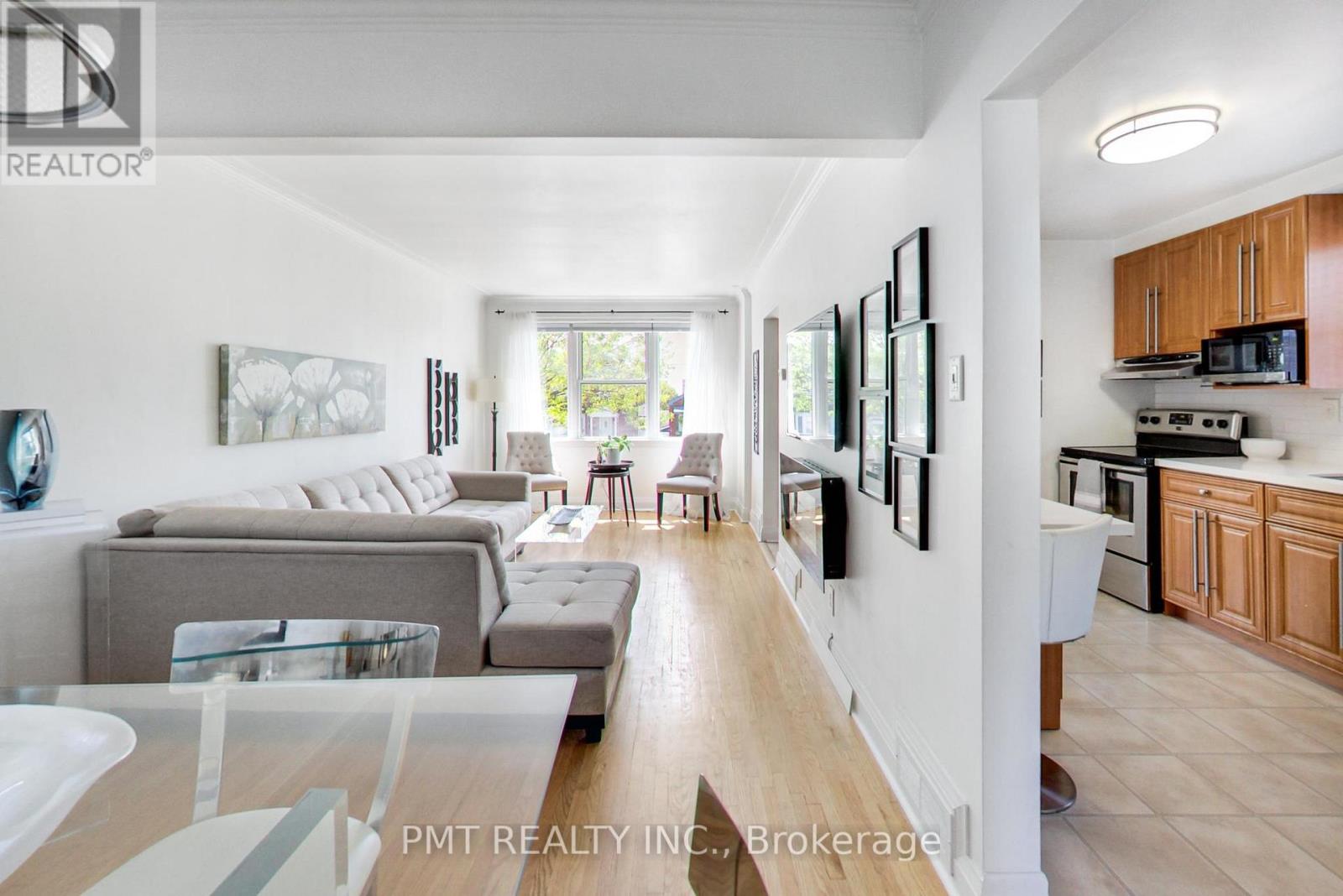 25 Ronald Avenue, Toronto, Ontario  M6E 4M5 - Photo 12 - W13754430