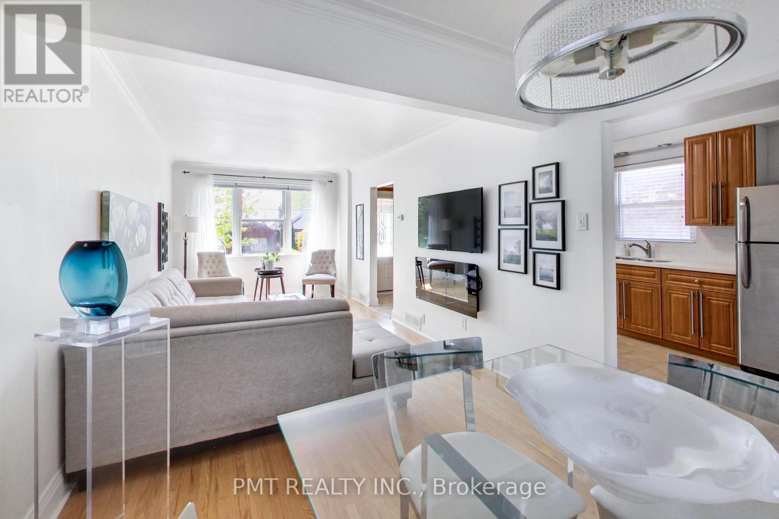 25 Ronald Avenue, Toronto, Ontario  M6E 4M5 - Photo 13 - W13754430