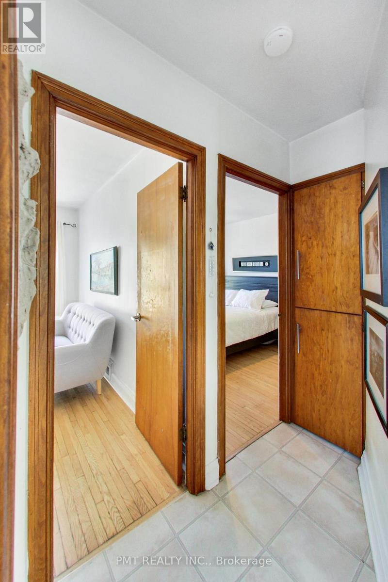 25 Ronald Avenue, Toronto, Ontario  M6E 4M5 - Photo 17 - W13754430
