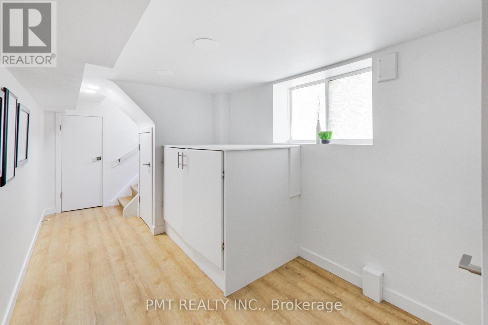 25 Ronald Avenue, Toronto, Ontario  M6E 4M5 - Photo 24 - W13754430