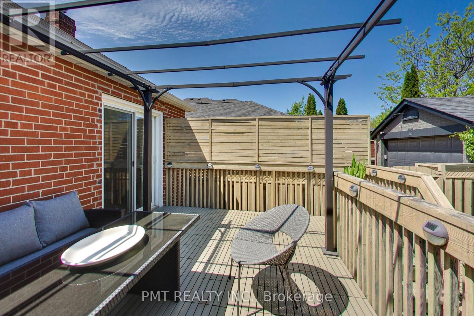 25 Ronald Avenue, Toronto, Ontario  M6E 4M5 - Photo 33 - W13754430