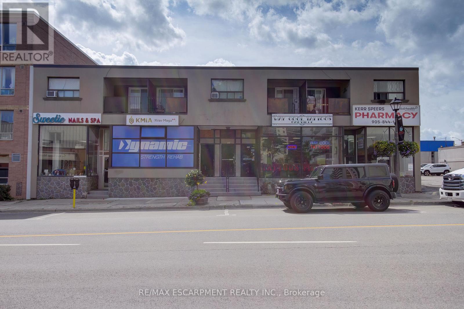 9 - 492 Kerr Street, Oakville, Ontario  L6K 3C5 - Photo 1 - W13754484