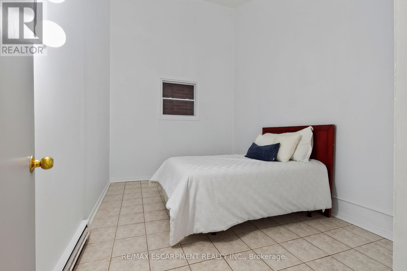 9 - 492 Kerr Street, Oakville, Ontario  L6K 3C5 - Photo 11 - W13754484