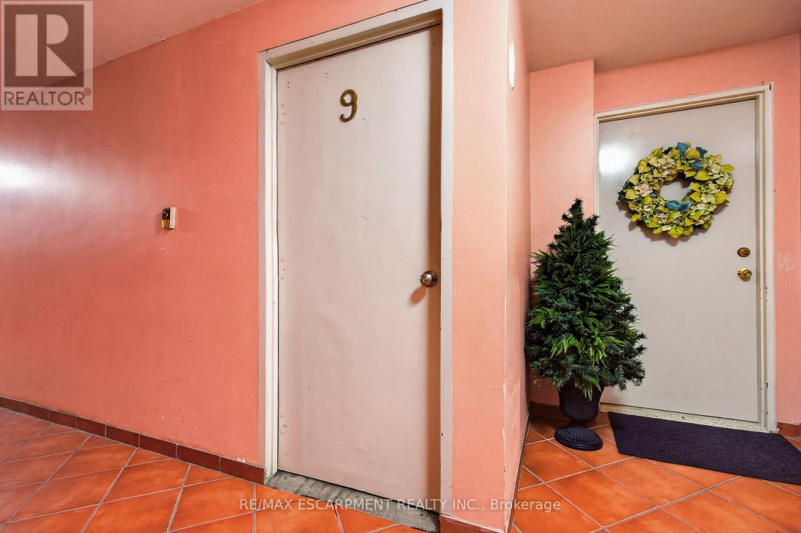 9 - 492 Kerr Street, Oakville, Ontario  L6K 3C5 - Photo 16 - W13754484