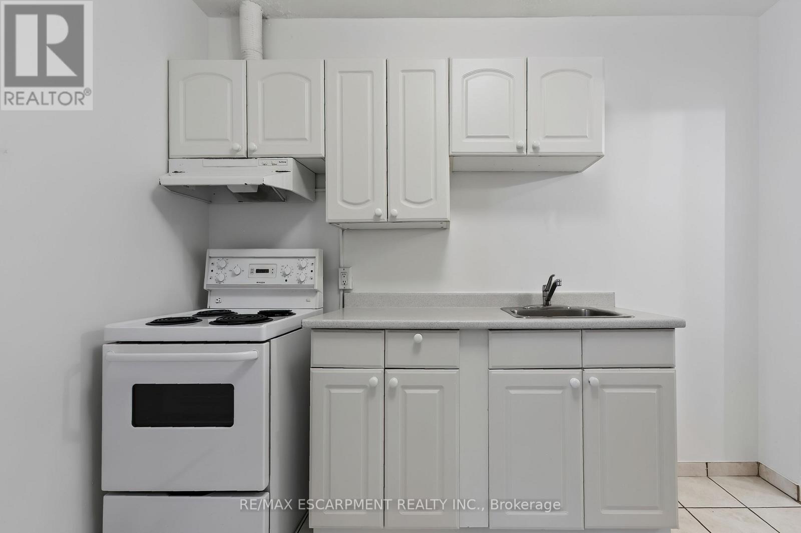 9 - 492 Kerr Street, Oakville, Ontario  L6K 3C5 - Photo 6 - W13754484
