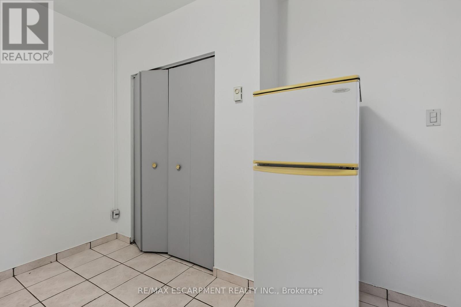 9 - 492 Kerr Street, Oakville, Ontario  L6K 3C5 - Photo 7 - W13754484
