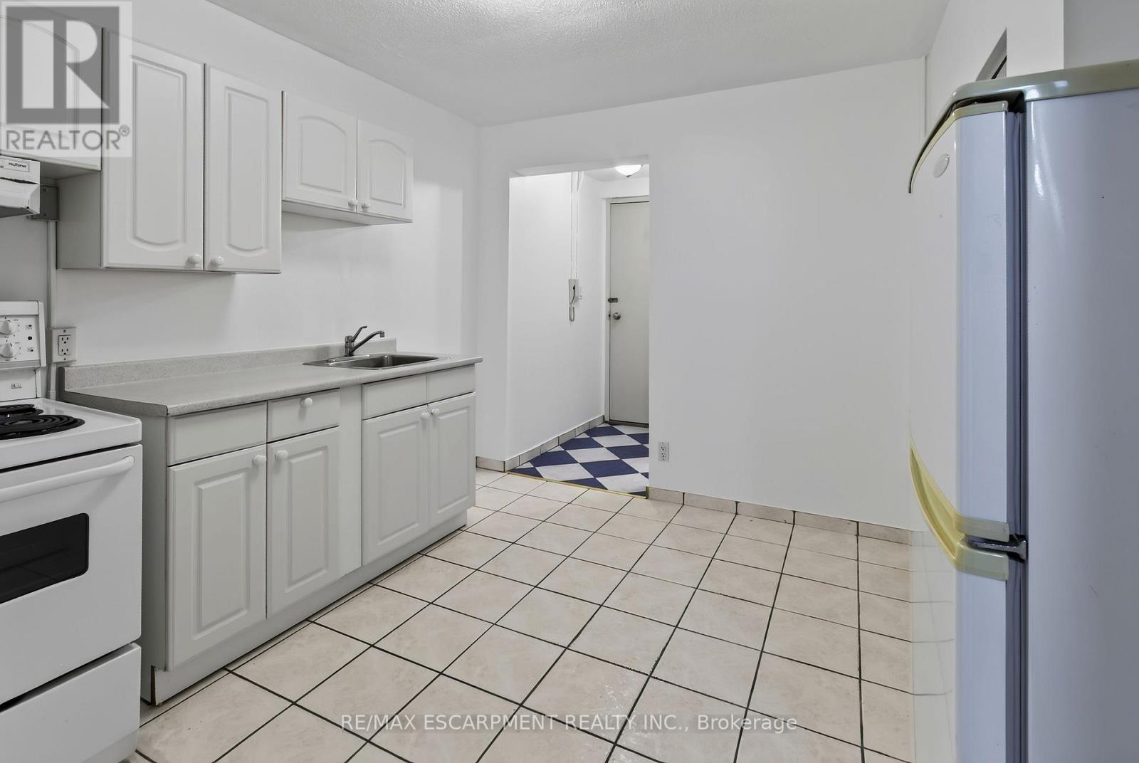 9 - 492 Kerr Street, Oakville, Ontario  L6K 3C5 - Photo 8 - W13754484