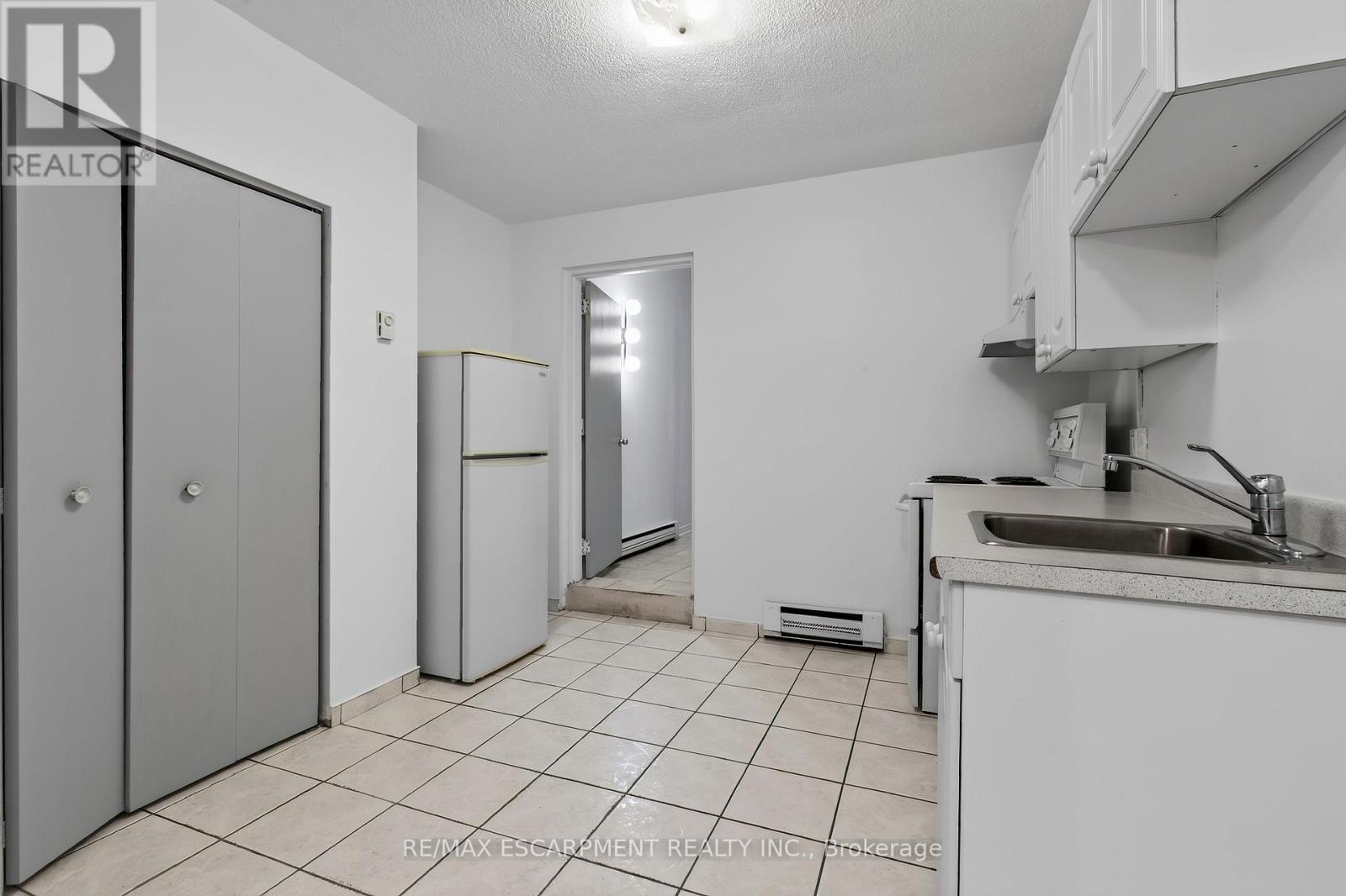 9 - 492 Kerr Street, Oakville, Ontario  L6K 3C5 - Photo 9 - W13754484