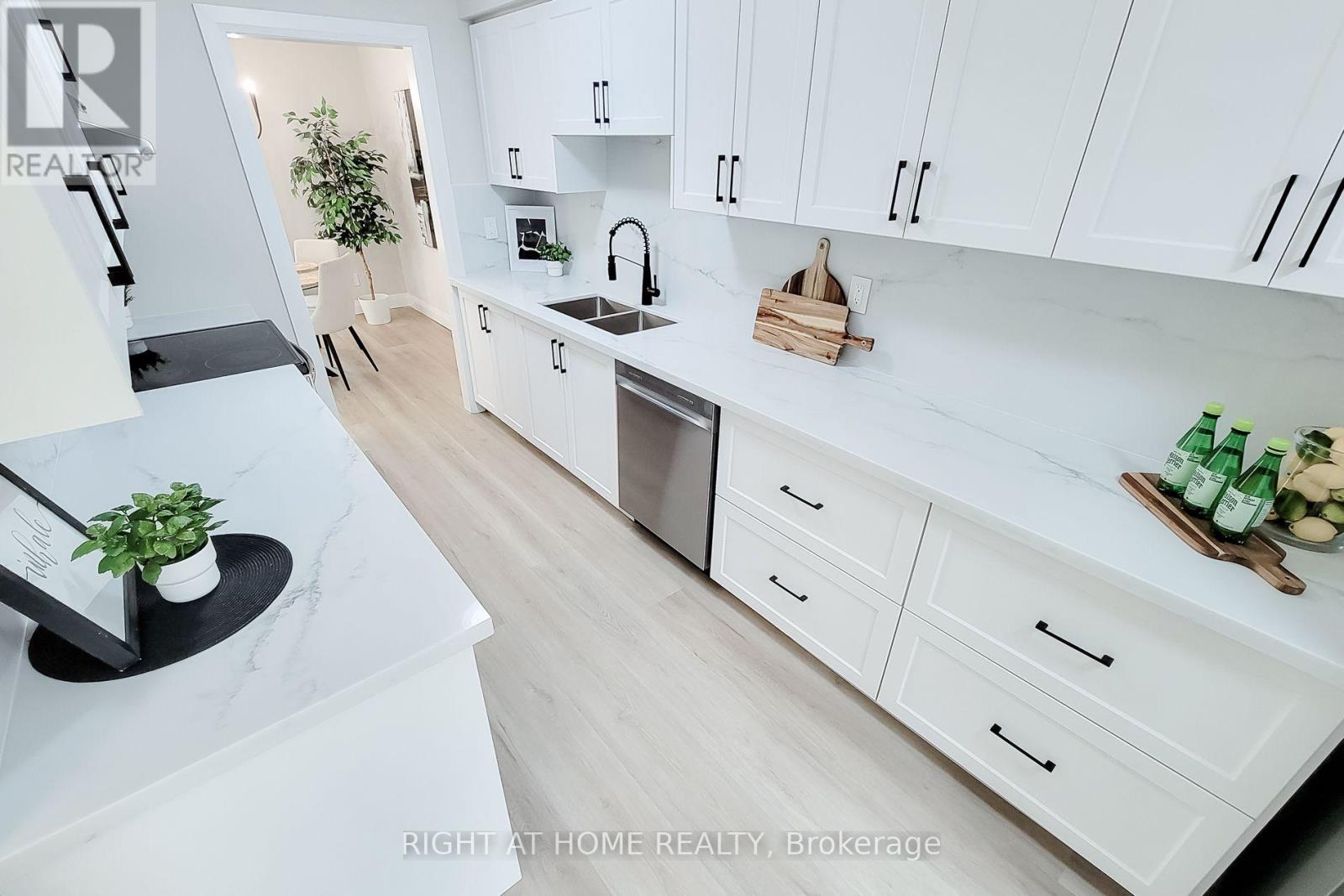 3574 Autumnleaf Crescent, Mississauga, Ontario  L5L 1K5 - Photo 7 - W13754528