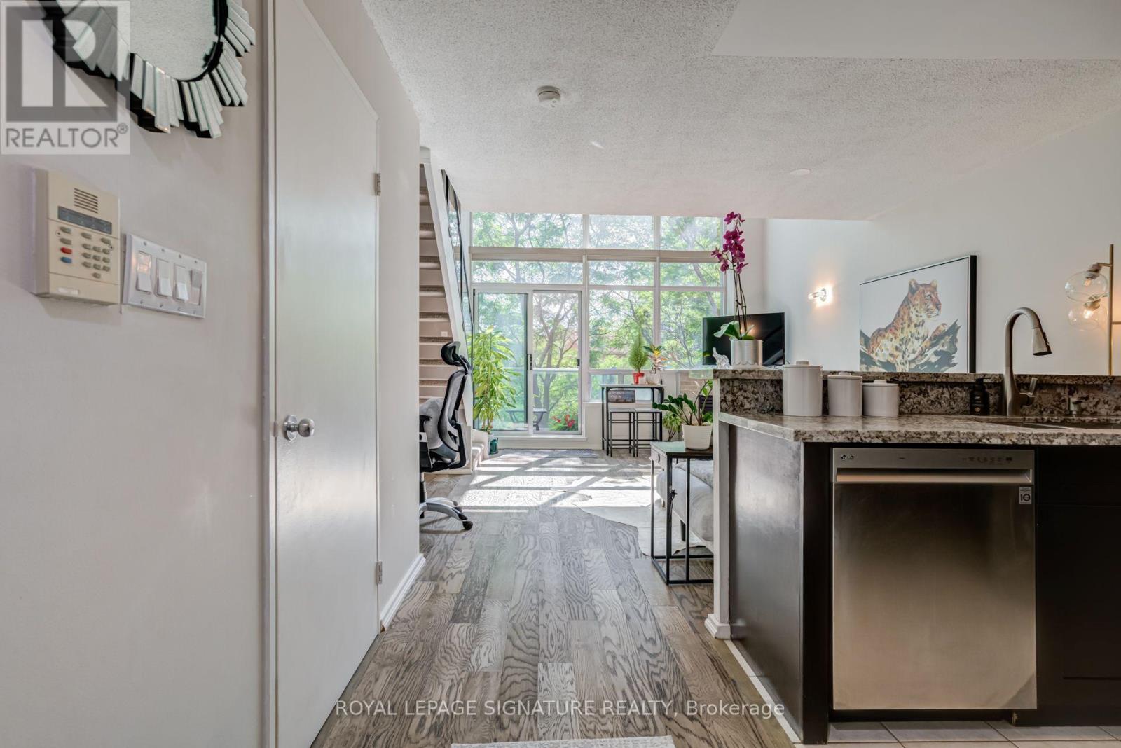 203 - 200 Manitoba Street, Toronto, Ontario  M8Y 3Y9 - Photo 3 - W13754556