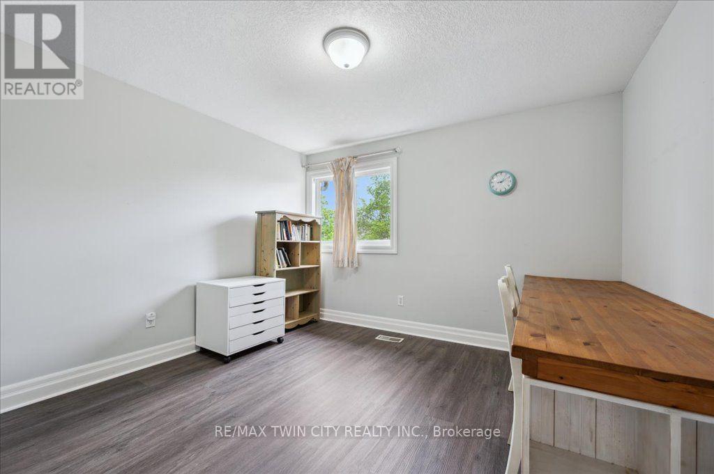 537 Havendale Place, Waterloo, Ontario  N2L 0G2 - Photo 21 - X13754348