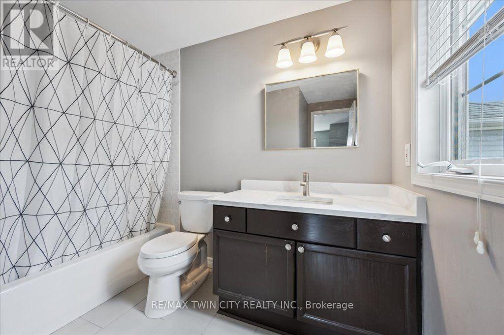 537 Havendale Place, Waterloo, Ontario  N2L 0G2 - Photo 25 - X13754348