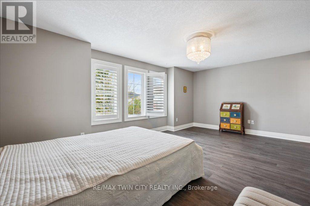 537 Havendale Place, Waterloo, Ontario  N2L 0G2 - Photo 27 - X13754348