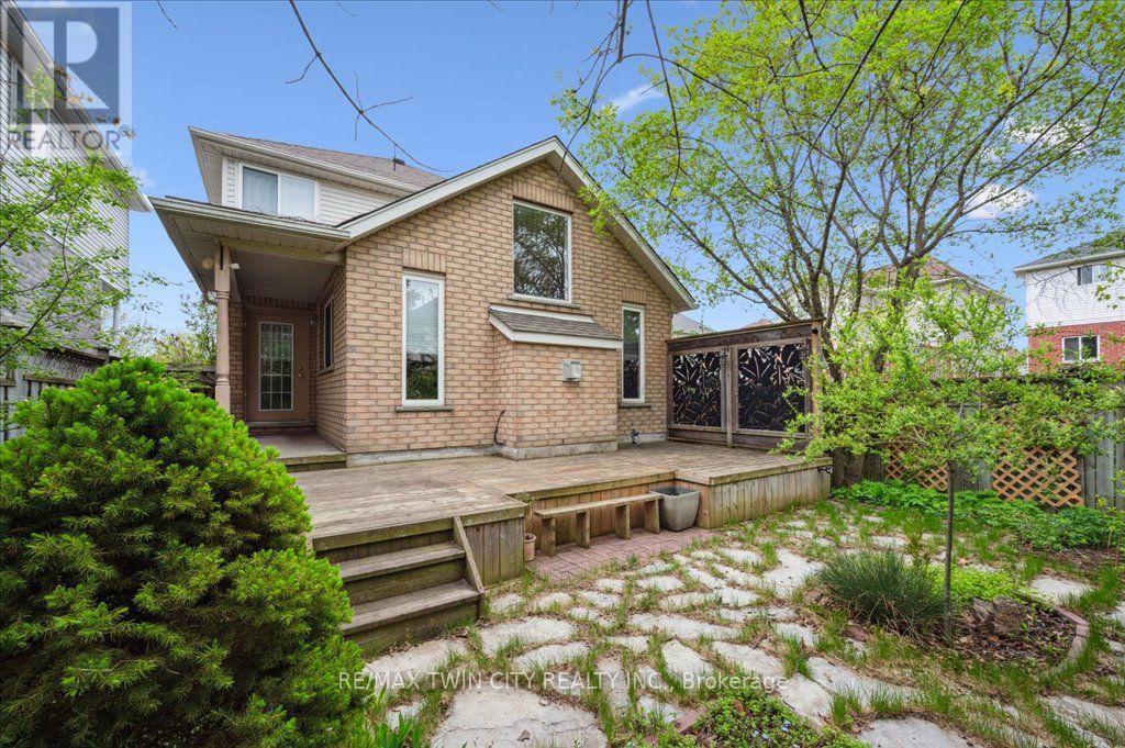 537 Havendale Place, Waterloo, Ontario  N2L 0G2 - Photo 36 - X13754348