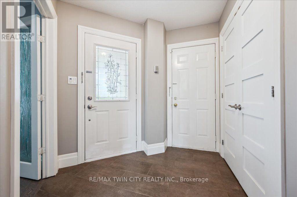 537 Havendale Place, Waterloo, Ontario  N2L 0G2 - Photo 6 - X13754348