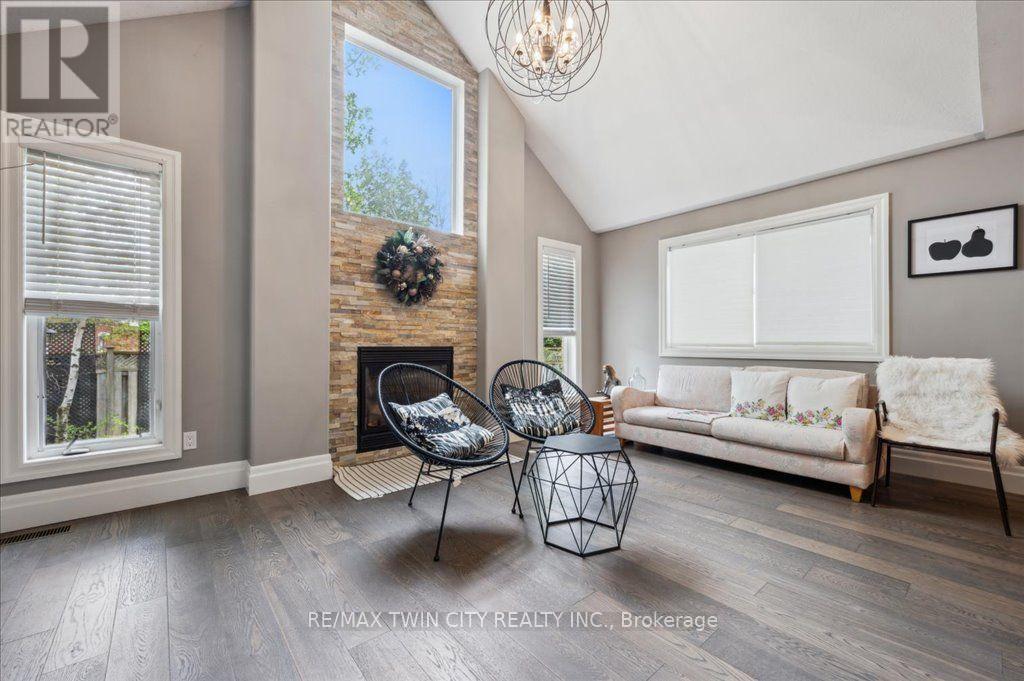 537 Havendale Place, Waterloo, Ontario  N2L 0G2 - Photo 8 - X13754348