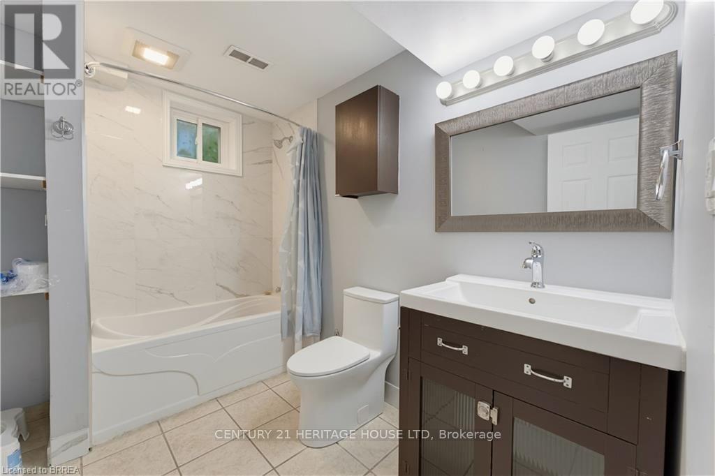 179 Banbury Road, Brantford, Ontario  N3P 1E6 - Photo 11 - X13754434