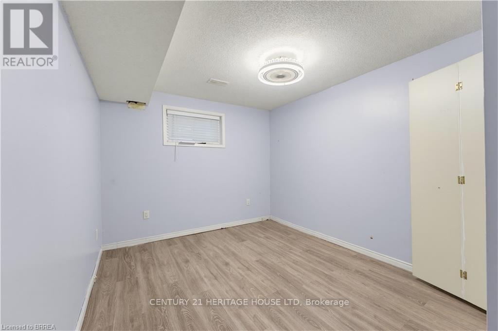 179 Banbury Road, Brantford, Ontario  N3P 1E6 - Photo 12 - X13754434
