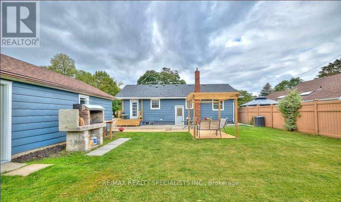 Upper - 6 Gormley Crescent, St. Catharines, Ontario  L2M 5Y2 - Photo 2 - X13754444