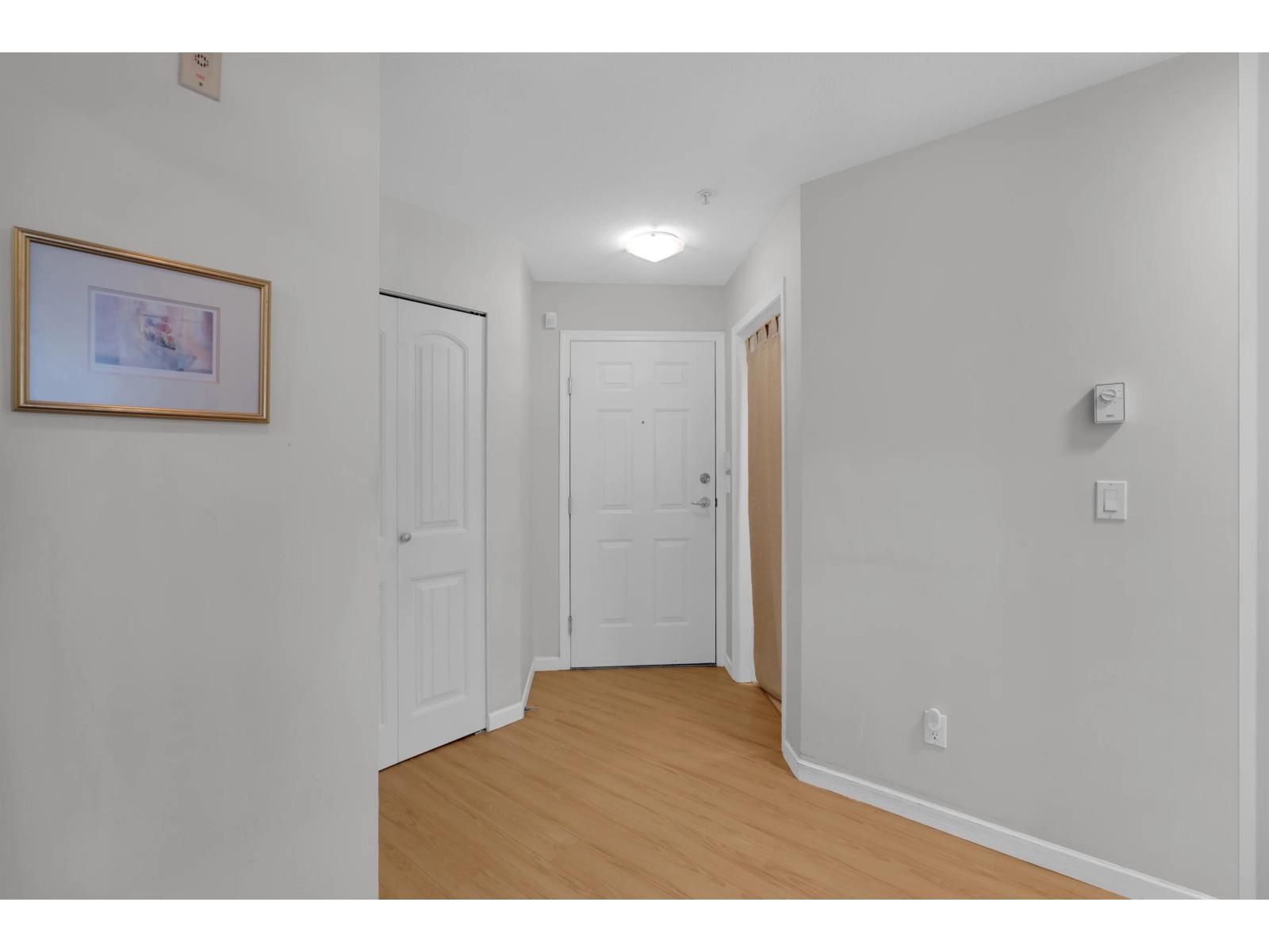 206 9668 148 Street, Surrey, British Columbia  V3R 0W2 - Photo 2 - R3161068