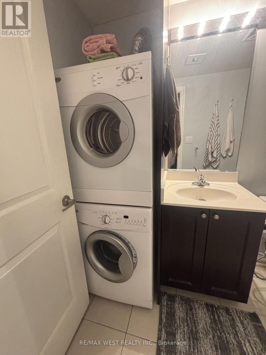 102 - 5 Sousa Mendes Street, Toronto, Ontario  M6P 0A8 - Photo 10 - W13513378
