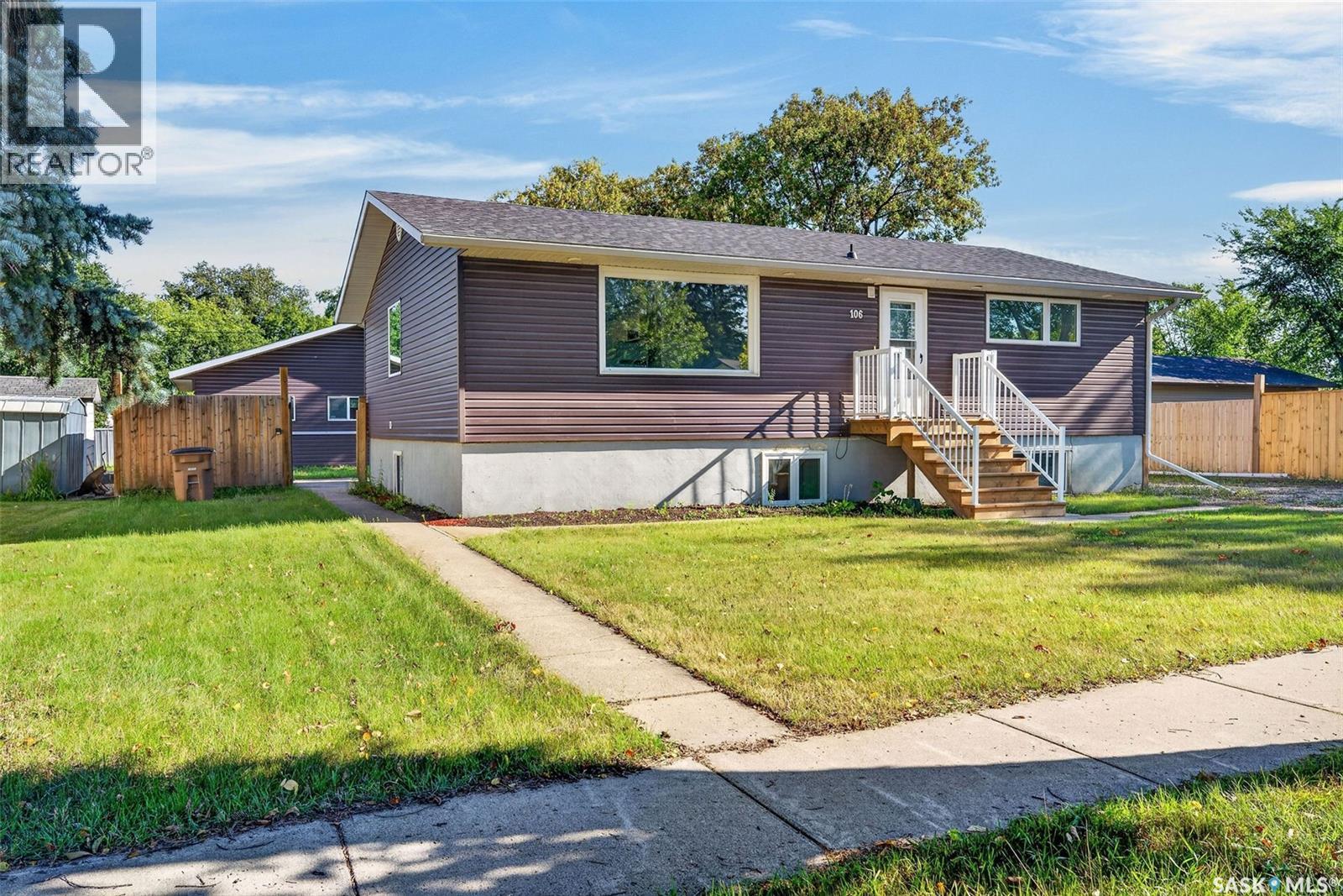 106 Bemister Avenue E, Melfort, Saskatchewan  S0E 1A0 - Photo 2 - SK047792