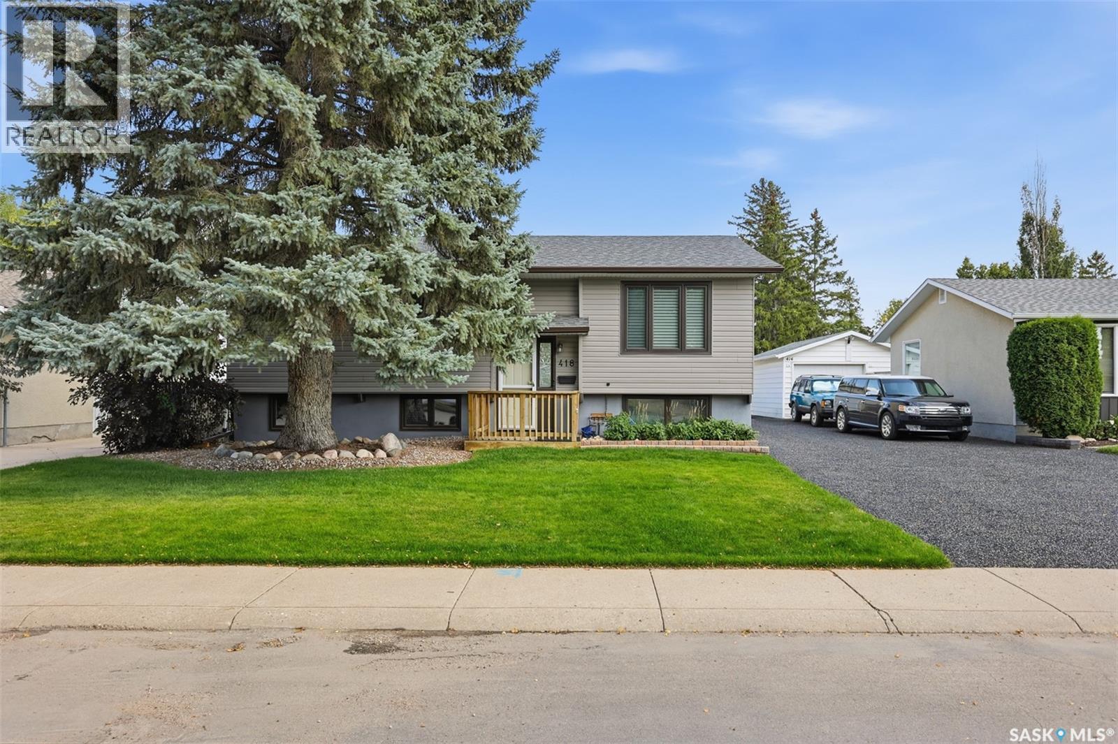 418 Laval Crescent, Saskatoon, Saskatchewan  S7H 4K9 - Photo 1 - SK047595